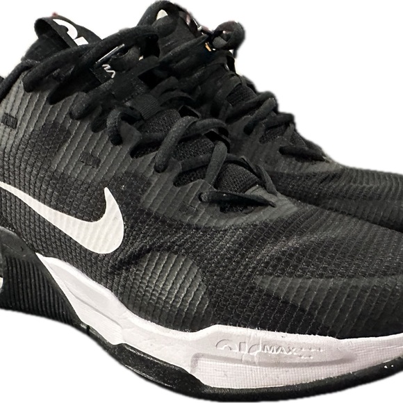 Nike Black and White Sneakers - Picture 1 of 6